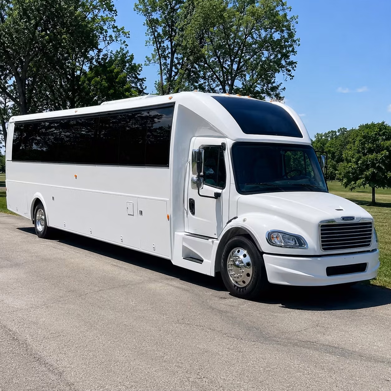 bachelorette party bus rentals for a night out in st louis